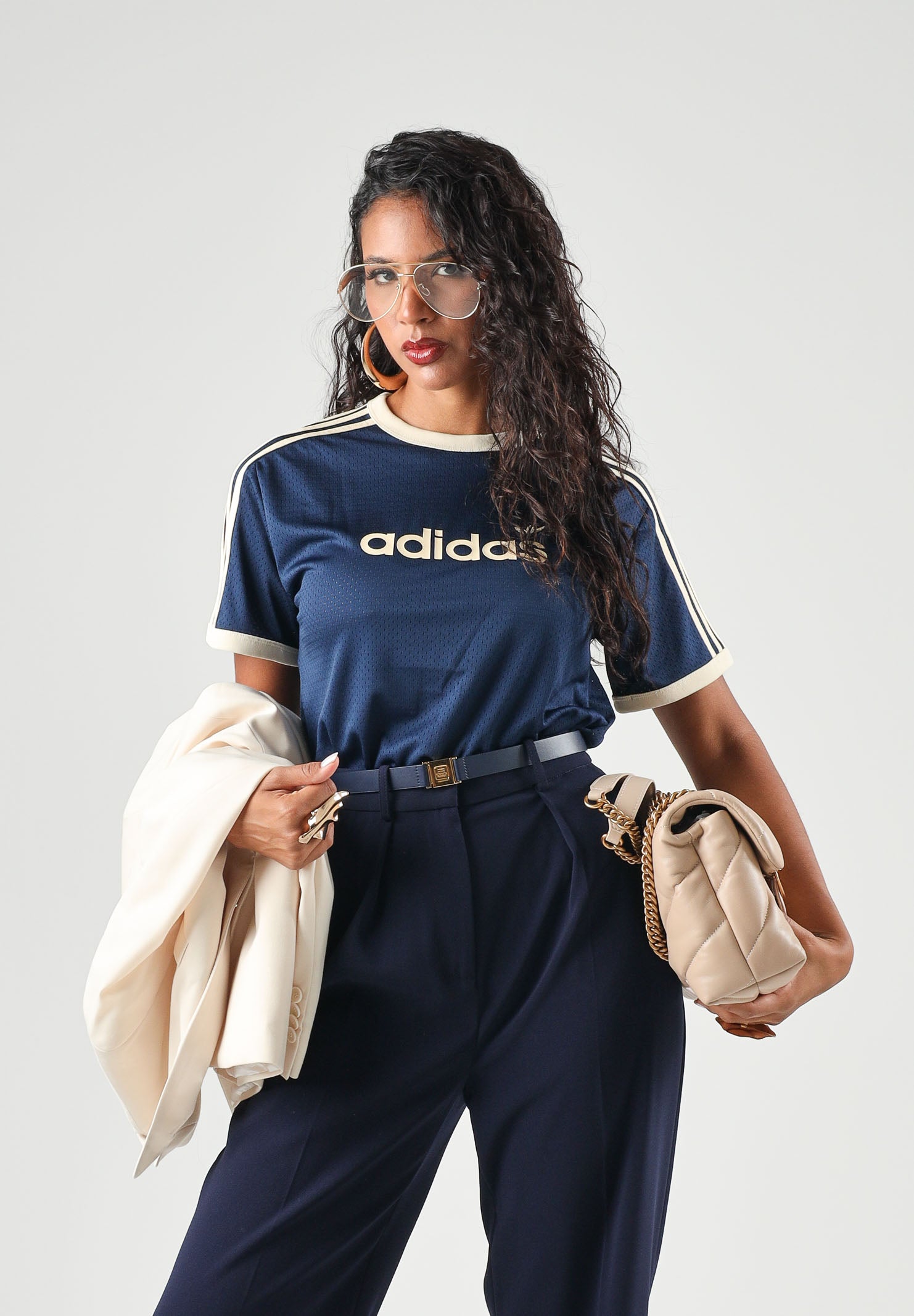 ADIDAS ORIGINALS T-shirt manica corta LINEAER IN MESH indigo-vaniglia, blu-crema da donna con logo frontale KS9841 . ADIDAS ORIGINALS 