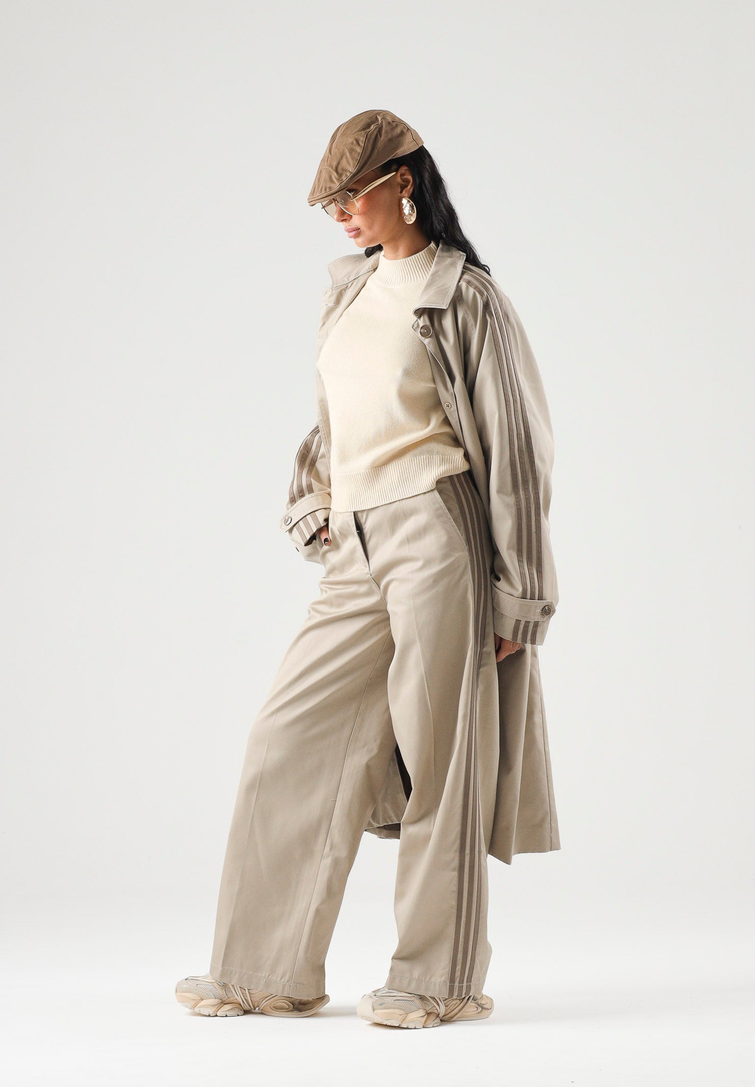 ADIDAS ORIGINALS Pantaloni 3 STRIPES PLEATED PANTS khaki beige da donna KS9949 . ADIDAS ORIGINALS 