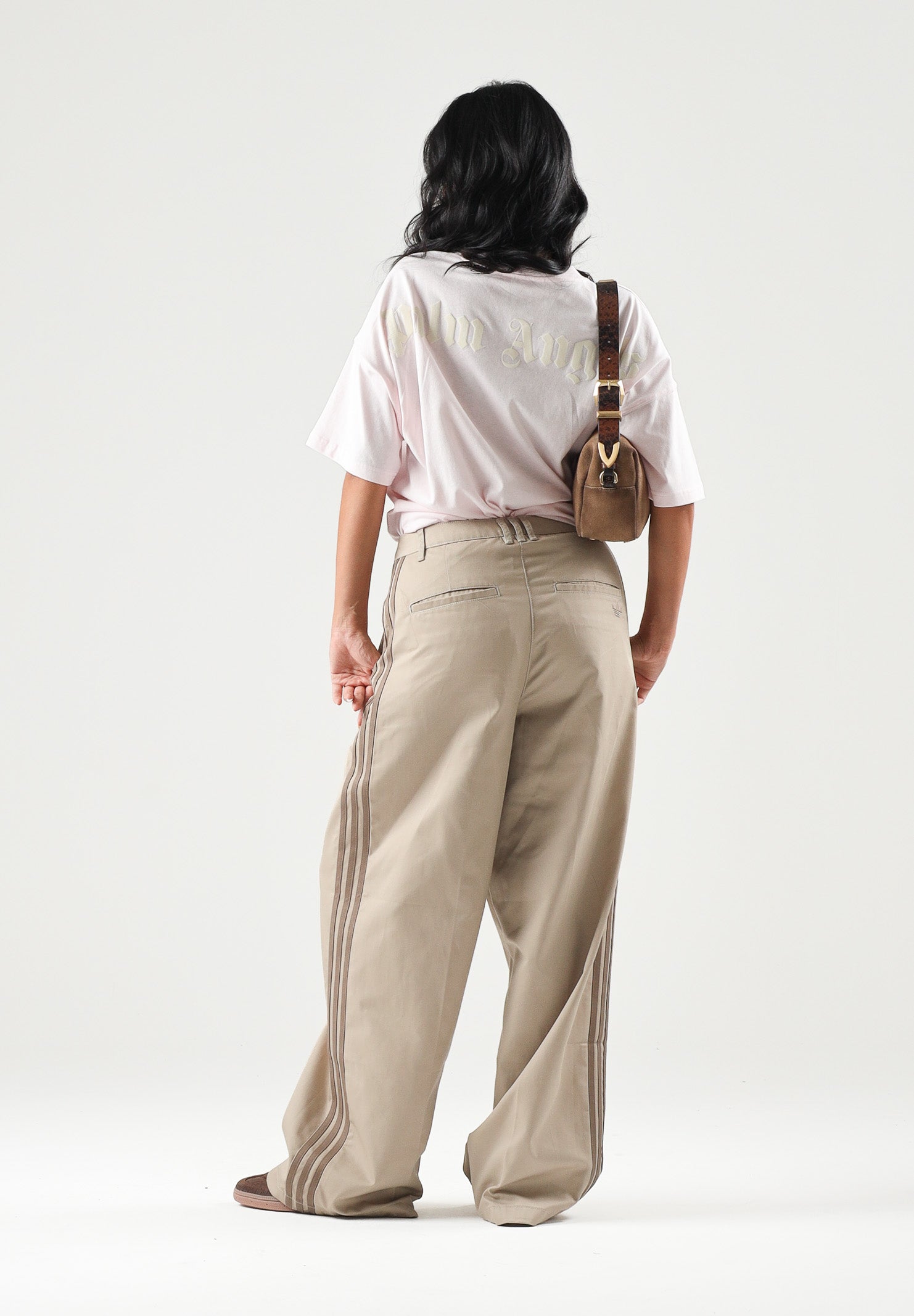 ADIDAS ORIGINALS Pantaloni 3 STRIPES PLEATED PANTS khaki beige da donna KS9949 . ADIDAS ORIGINALS 