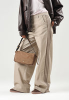 ADIDAS ORIGINALS Pantaloni 3 STRIPES PLEATED PANTS khaki beige da donna KS9949 . ADIDAS ORIGINALS 