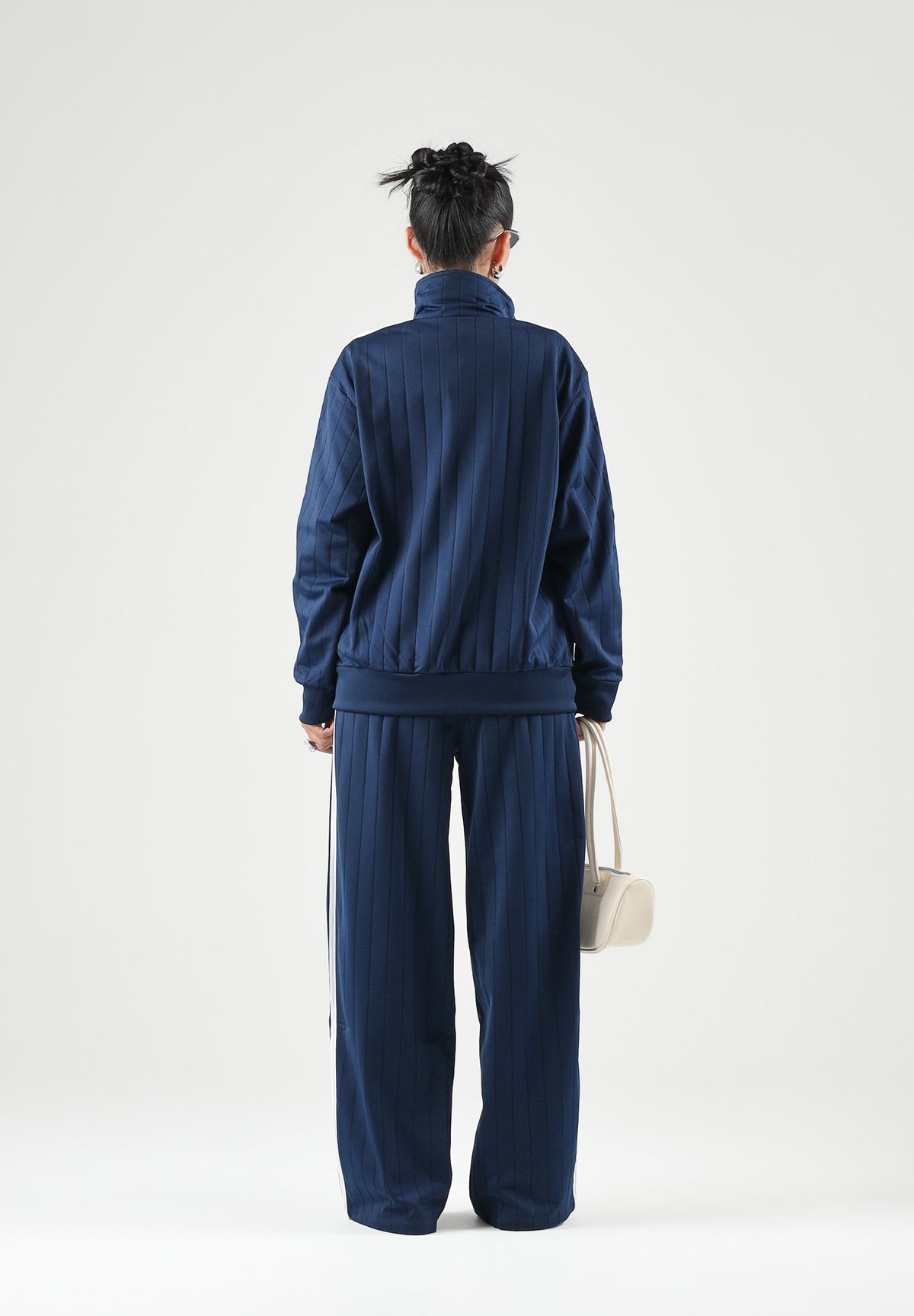 ADIDAS ORIGINALS Pantaloni FIREBIRD WIDE LEG blu da donna con gamba ampia e pieghe centrali stirate KS9976 . ADIDAS ORIGINALS 