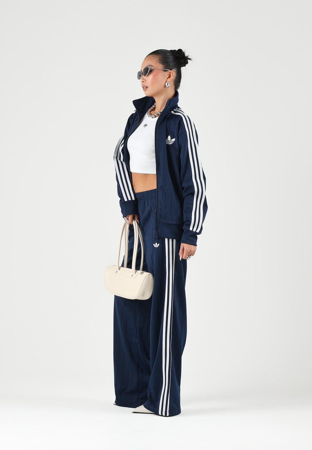 ADIDAS ORIGINALS Felpa con zip TRACK JACKET blu da donna con mini logo iconico KS9983 . ADIDAS ORIGINALS 