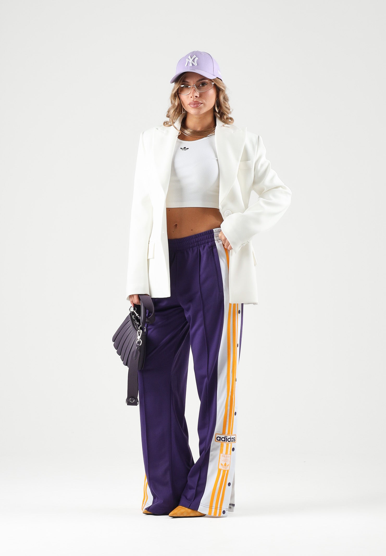 ADIDAS ORIGINALS Pantaloni FIREBIRD  viola per uomo e donna con bottoni automatici laterali e strisce bianche KT0026 . ADIDAS ORIGINALS 