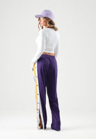 ADIDAS ORIGINALS Pantaloni FIREBIRD  viola per uomo e donna con bottoni automatici laterali e strisce bianche KT0026 . ADIDAS ORIGINALS 