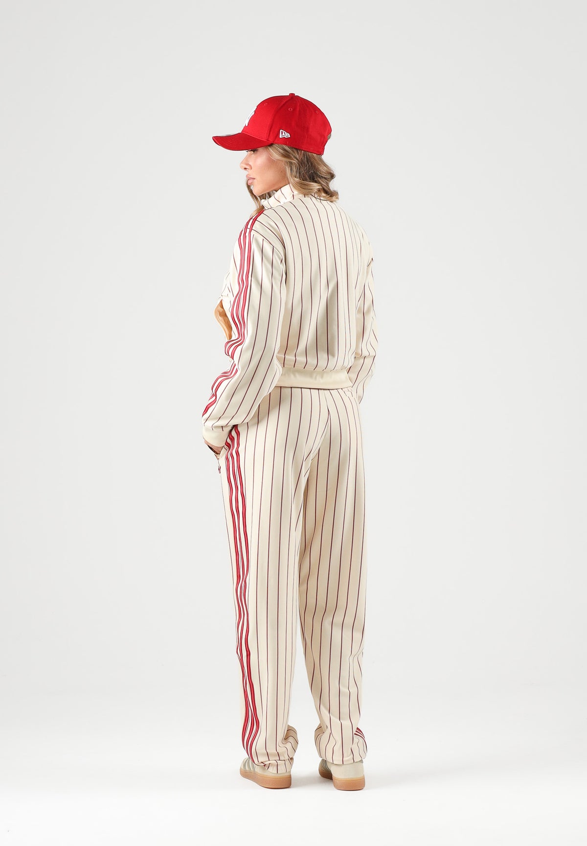 ADIDAS ORIGINALS Felpa con zip DOUBLE FACE FIREBIRD vaniglia-rossa da donna con 3-stripes iconiche KT1850 . ADIDAS ORIGINALS 