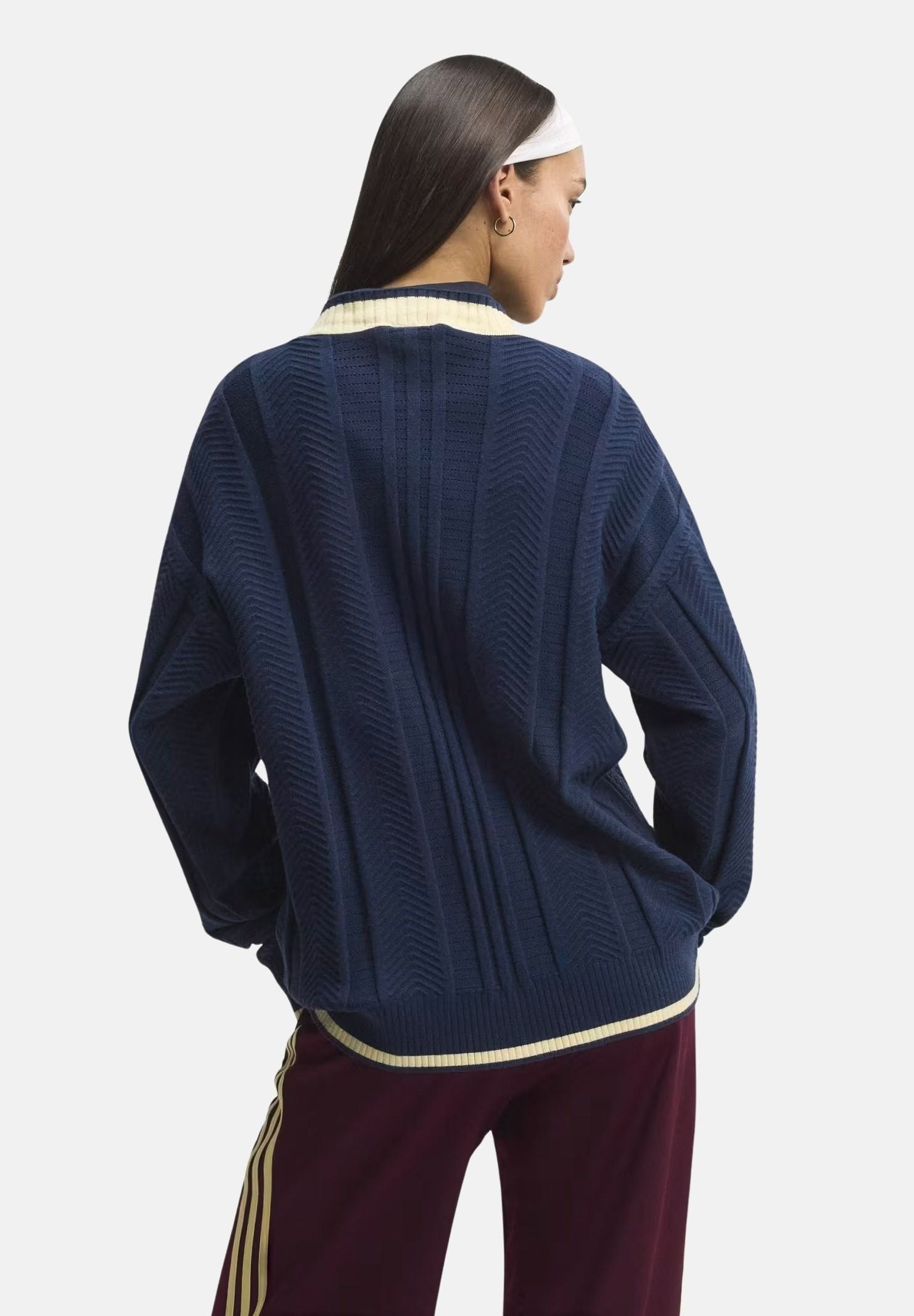 ADIDAS ORIGINALS Cardigan in maglia color navy-vaniglia da donna con lavorazione a trecce e profili a contrasto KT1859 . ADIDAS ORIGINALS 