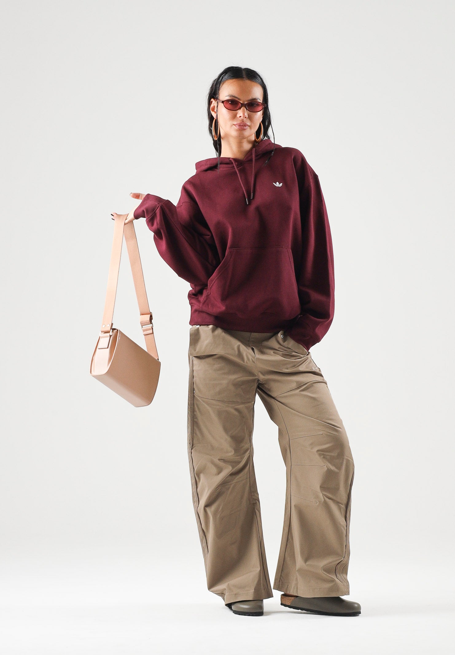 ADIDAS ORIGINALS Felpa ESSENTIALS OVERSIZE Maroon bordeaux da donna in tinta unita KT2274 . ADIDAS ORIGINALS 