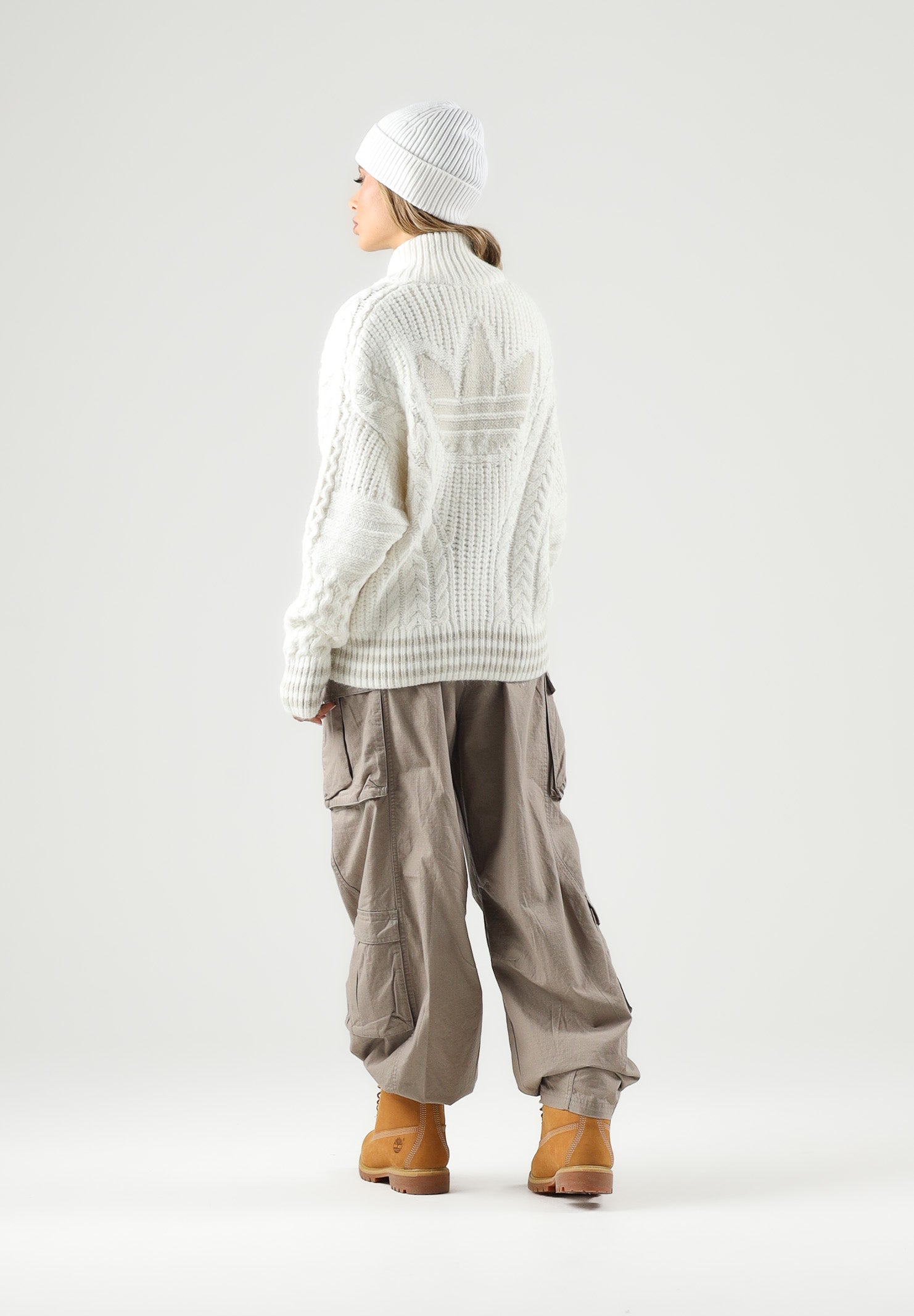 ADIDAS ORIGINALS Cardigan con zip CABLE KNIT TRACK TOP bianca per uomo e donna con  lavorazione a trecce. KT2290 . ADIDAS ORIGINALS 