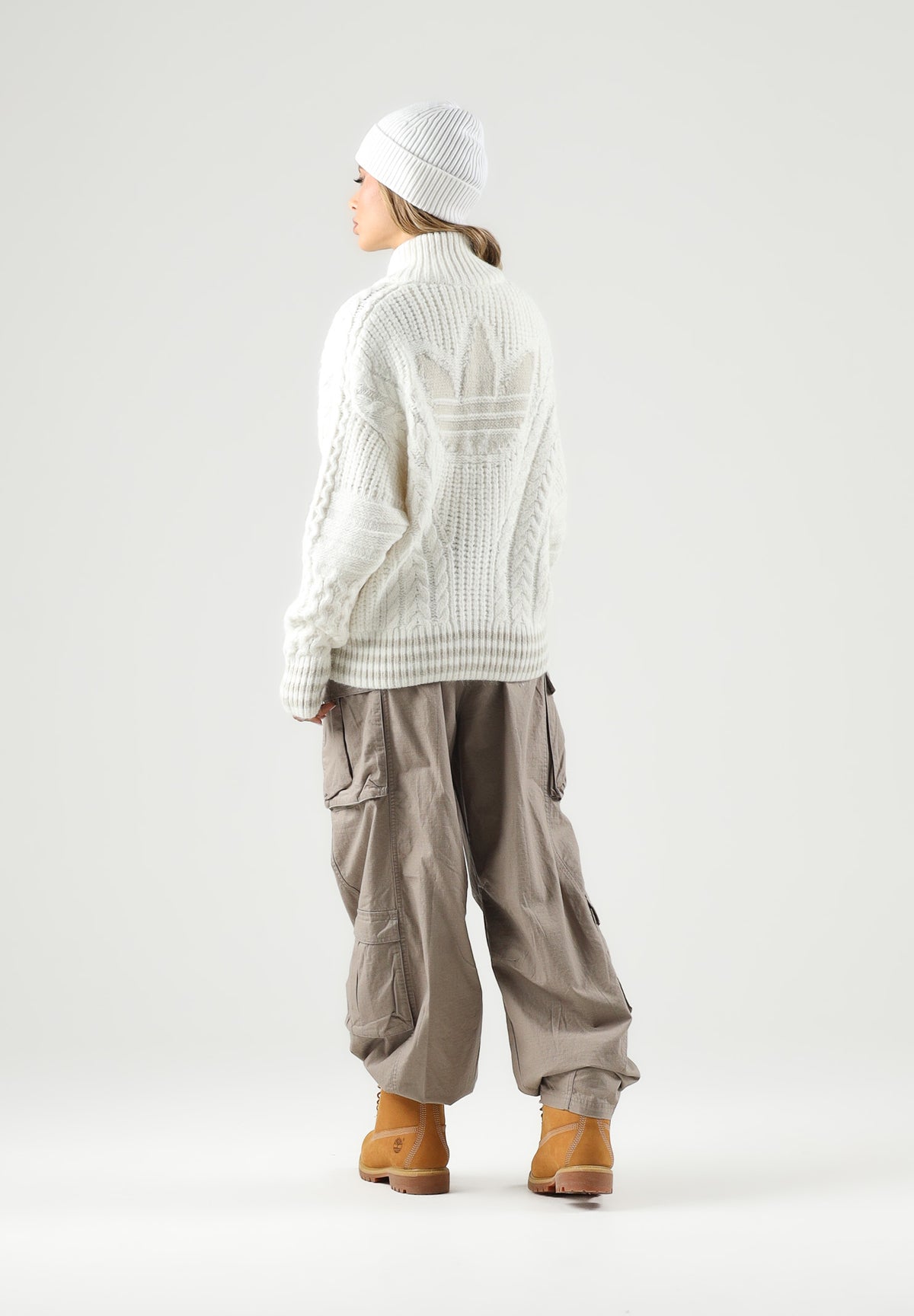 ADIDAS ORIGINALS Cardigan con zip CABLE KNIT TRACK TOP bianca per uomo e donna con  lavorazione a trecce. KT2290 . ADIDAS ORIGINALS 