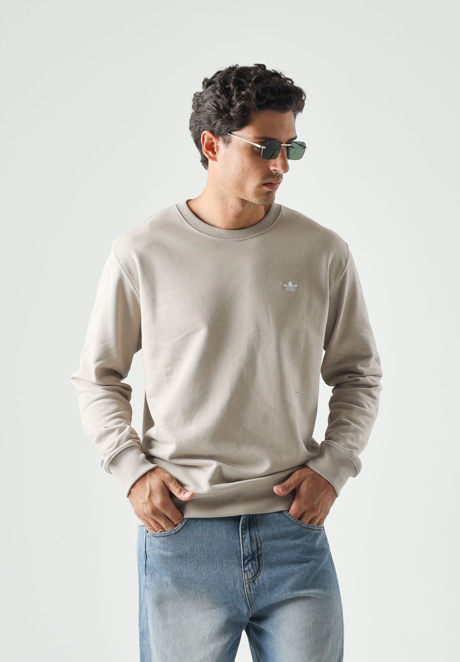 ADIDAS ORIGINALS Felpa TREFOIL ESSENTIALS CREW, colore KHAKI beige chiaro da uomo KT2451 . ADIDAS ORIGINALS 