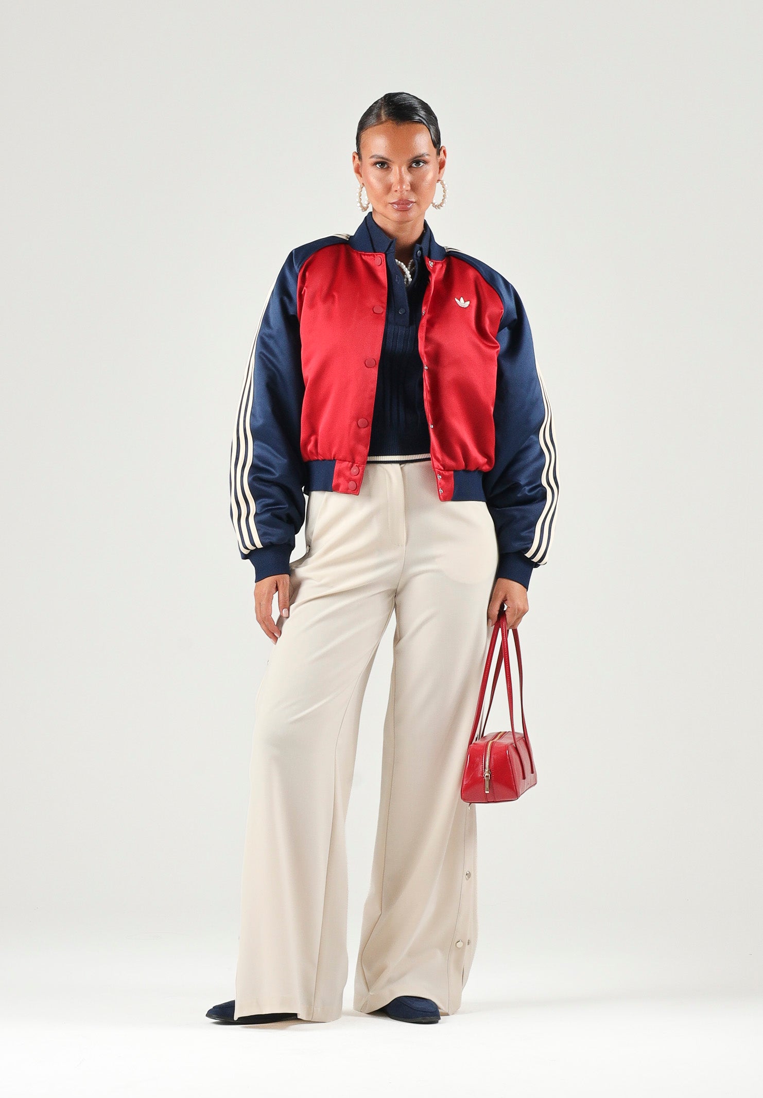 ADIDAS ORIGINALS Giubbotto Bomber SATIN rosso-blu da donna con mini logo iconico KT2646 . ADIDAS ORIGINALS 