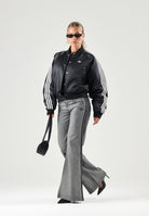 ADIDAS ORIGINALS Giubbotto SATIN SST nero da donna  in raso con dettagli sportivi. KT2648 . ADIDAS ORIGINALS 