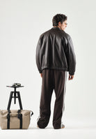 ADIDAS ORIGINALS Pantaloni CUTLINE SWEATPANTS Aurora Coffee da uomo , con taglio ampio KT4298 . ADIDAS ORIGINALS 