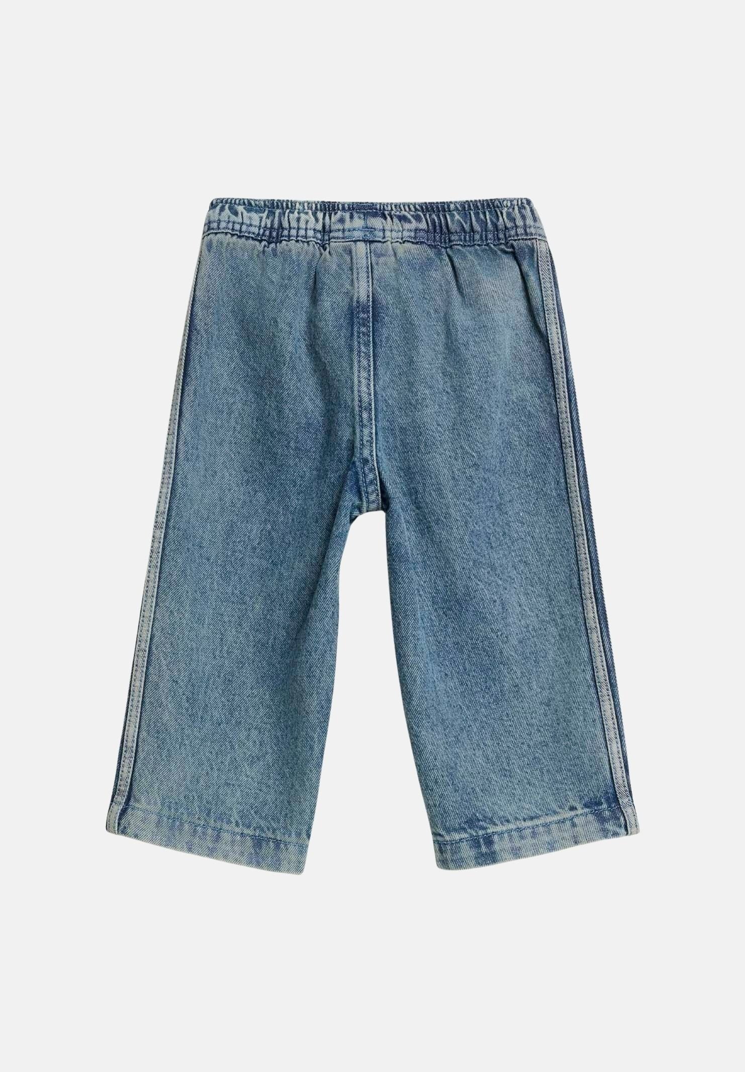 ADIDAS ORIGINALS Jeans FIREBIRD Worn blue-azzurro da neonato con bande 3-Stripes laterali e logo Trefoil. KT4367 . ADIDAS ORIGINALS 