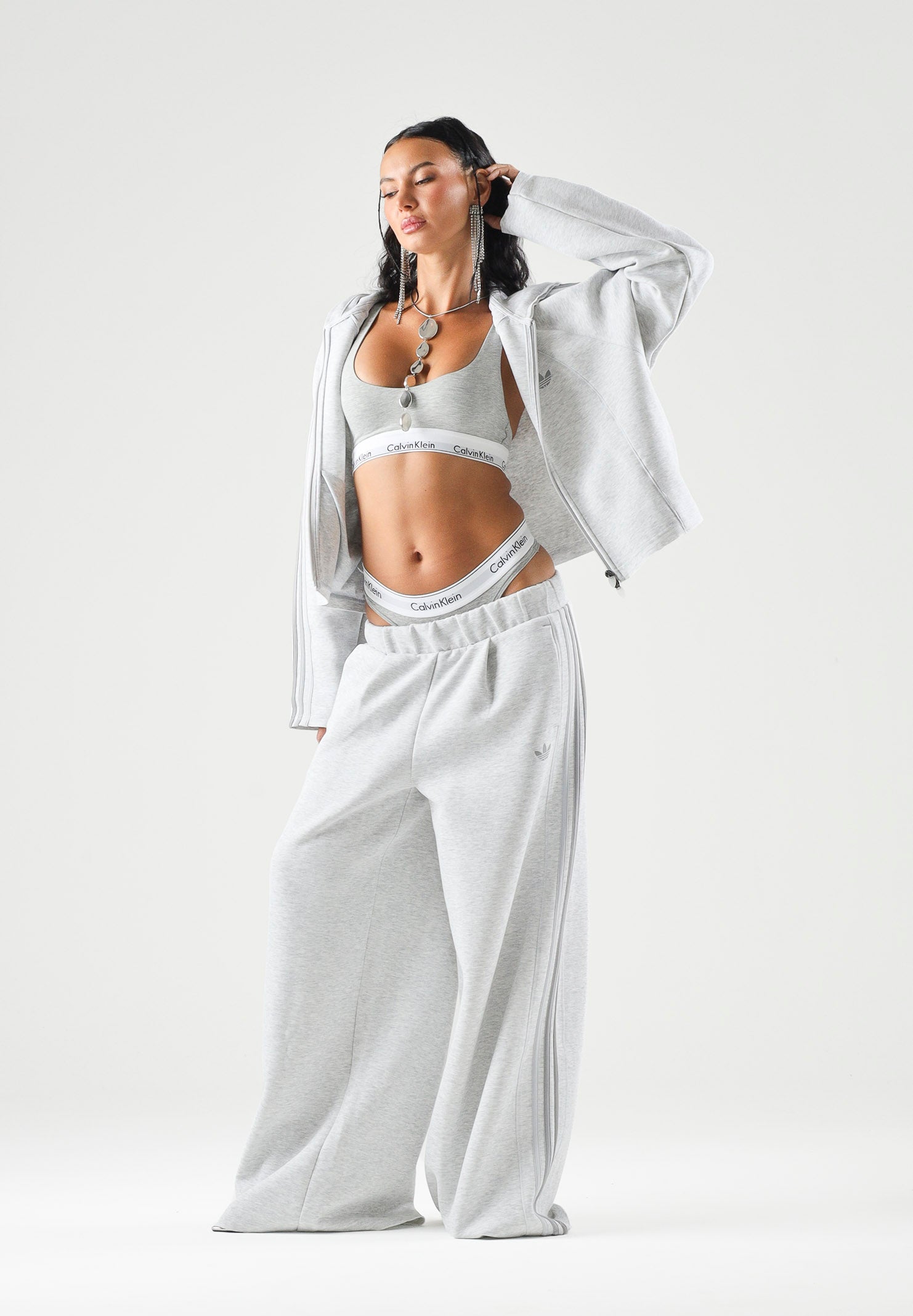 ADIDAS ORIGINALS Pantalone SST 2.0 LONG TRACKPANT Light Grey grigio chiaro da donna con linea ampia KT4687 . ADIDAS ORIGINALS 