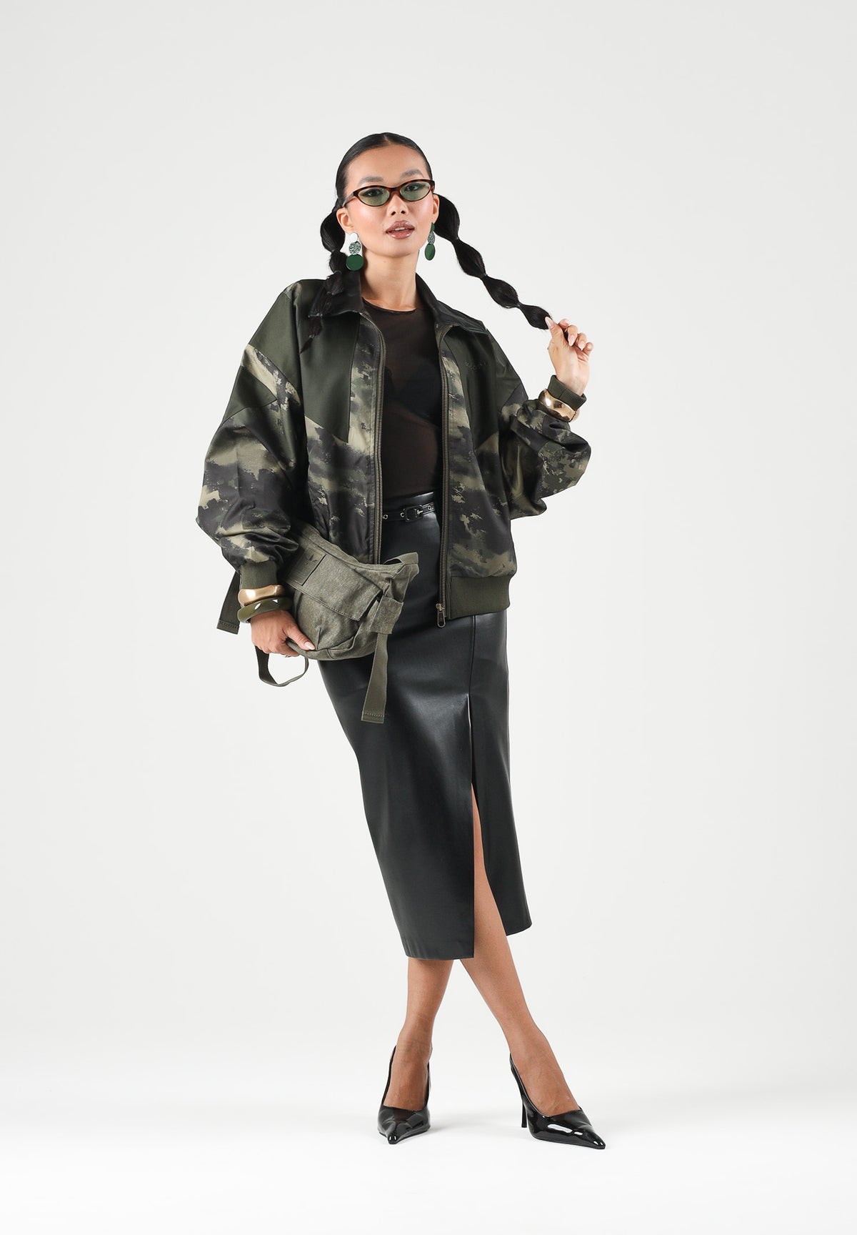 ADIDAS ORIGINALS Bomber-giacca EQT AOP BOMBER verde militare da donna con fantasia camouflage KT4701 . ADIDAS ORIGINALS 