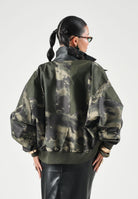 ADIDAS ORIGINALS Bomber-giacca EQT AOP BOMBER verde militare da donna con fantasia camouflage KT4701 . ADIDAS ORIGINALS 