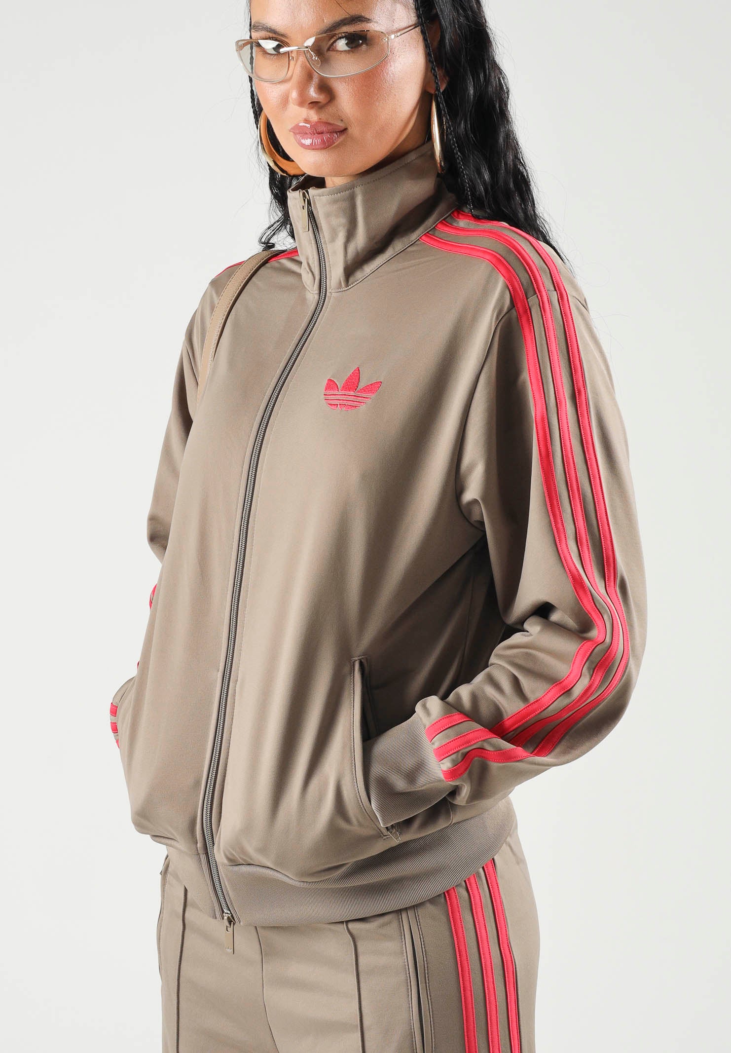 ADIDAS ORIGINALS Felpa con zip FIREBIRD TRACK TOP LOOSE Khaki power pink, marrone e rosa, da donna KU8196 . ADIDAS ORIGINALS 