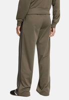 ADIDAS ORIGINALS Pantaloni FIREBIRD LOOSE Branch / marrone da uomo con gamba ampia, 3-Stripes laterali KV2234 . ADIDAS ORIGINALS 