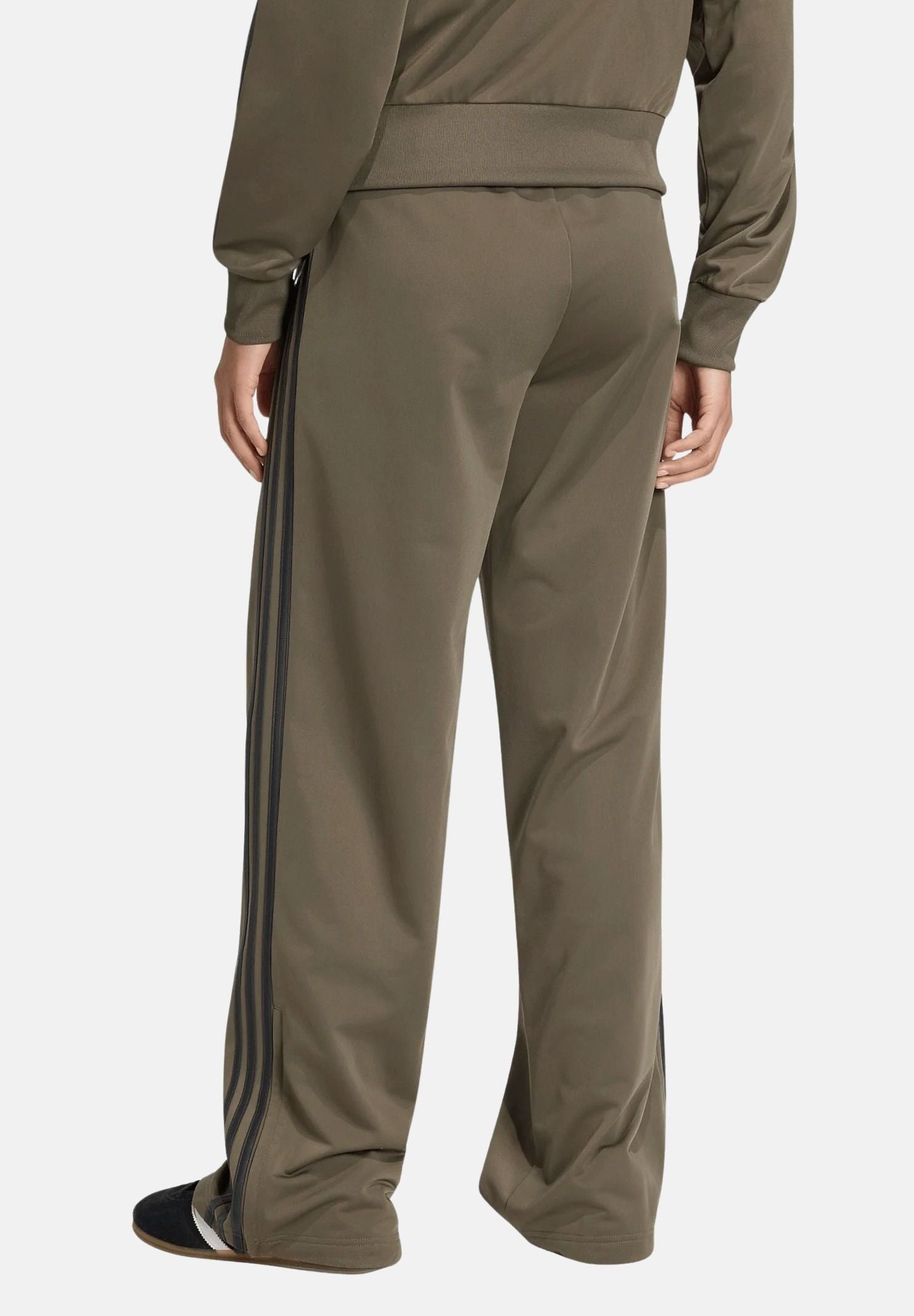 ADIDAS ORIGINALS Pantaloni FIREBIRD LOOSE Branch / marrone da uomo con gamba ampia, 3-Stripes laterali KV2234 . ADIDAS ORIGINALS 