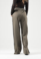 ADIDAS ORIGINALS Pantaloni FIREBIRD LOOSE Branch / marrone da donna  con gamba ampia effetto acetato KV2234 . ADIDAS ORIGINALS 