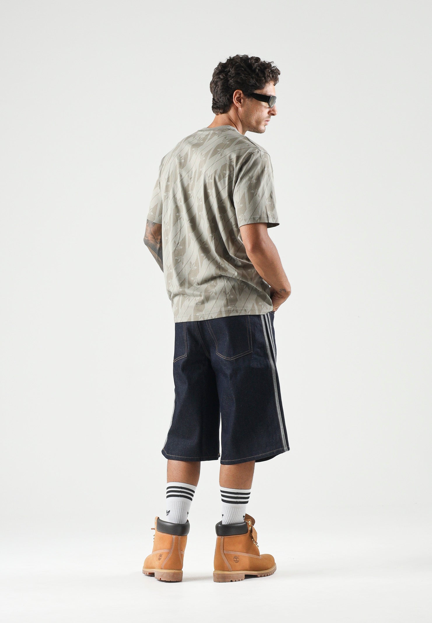 ADIDAS ORIGINALS T-shirt MONOGRAM silver-beige da uomo con fantasia monogram all-over. KV7268 . ADIDAS ORIGINALS 