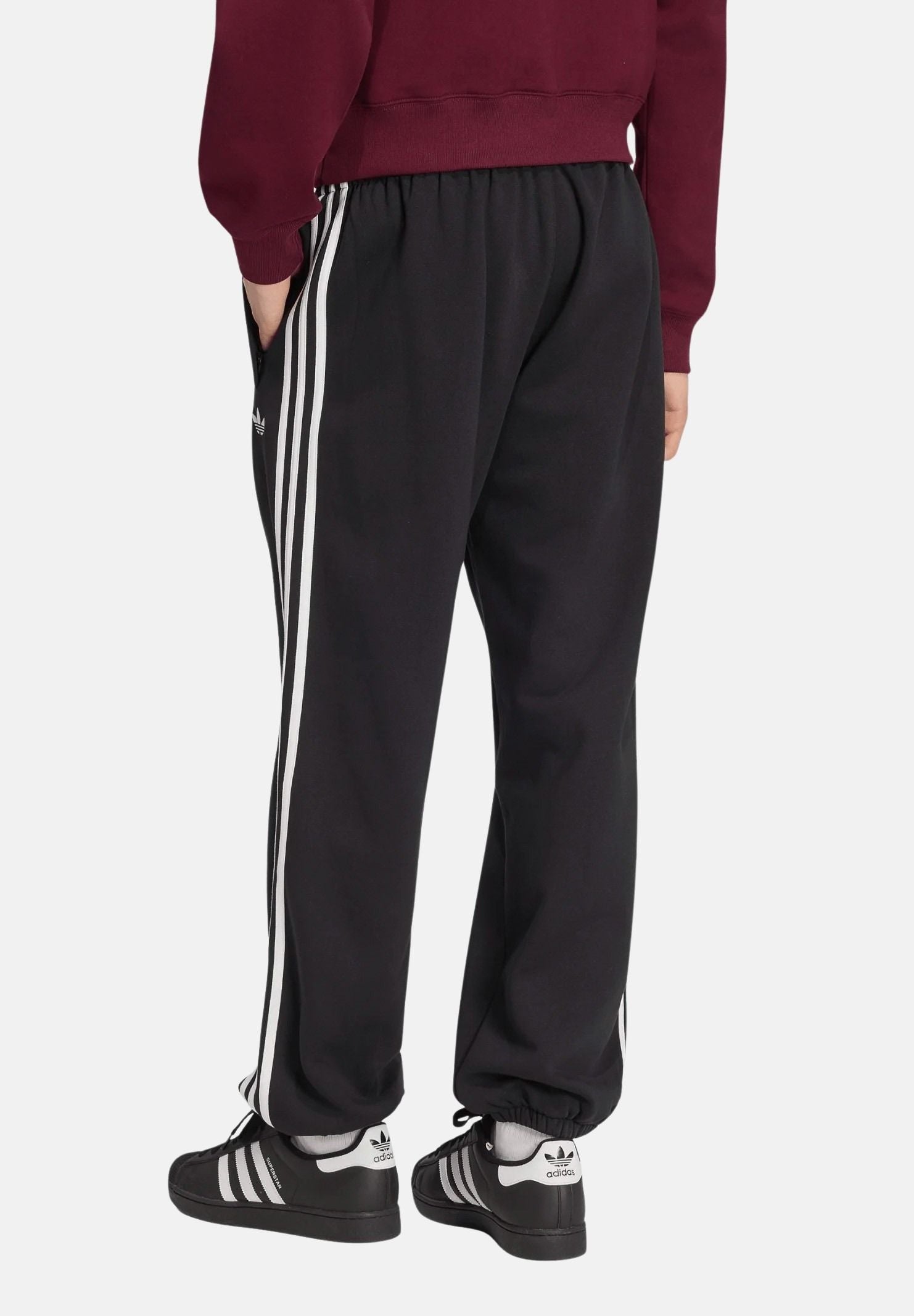ADIDAS ORIGINALS Pantaloni ADICOLOR 3-STRIPES CUFFED nero da uomo con logo iconico KV9280 . ADIDAS ORIGINALS 