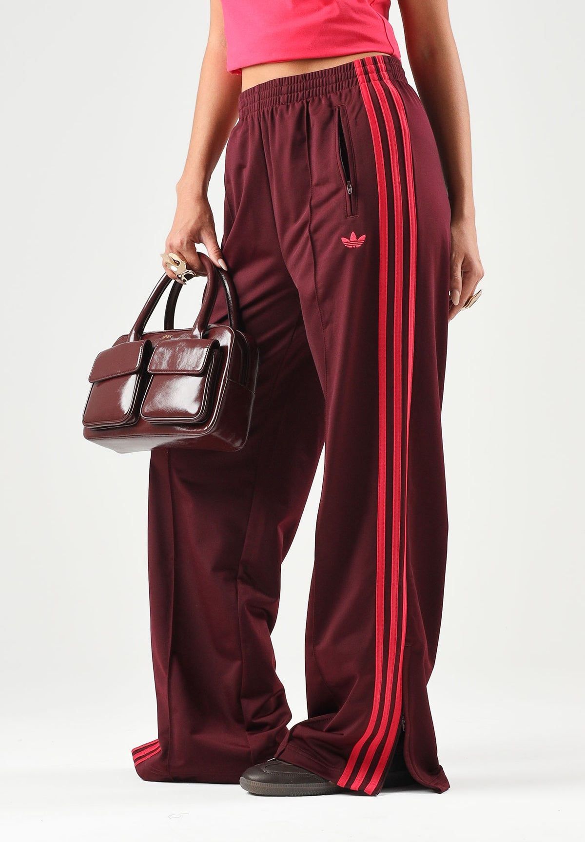 ADIDAS ORIGINALS Pantaloni FIREBIRD LOOSE maroon bordeaux da donna KW0230 . ADIDAS ORIGINALS 