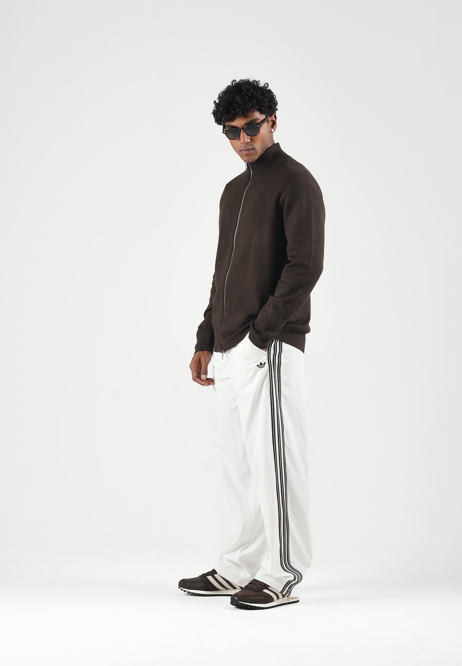 ADIDAS ORIGINALS Pantaloni ADIBREAK TRACK bianco-nuvola da uomo con 3-iconiche stripes KW7987 . ADIDAS ORIGINALS 