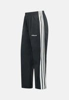 ADIDAS ORIGINALS Pantaloni CUTLINE nero da uomo con iconiche 3-stripes KW8023 . ADIDAS ORIGINALS 