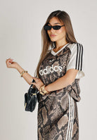 ADIDAS ORIGINALS T-shirt beige marrone da donna con motivo animalier KX1897 . ADIDAS ORIGINALS 