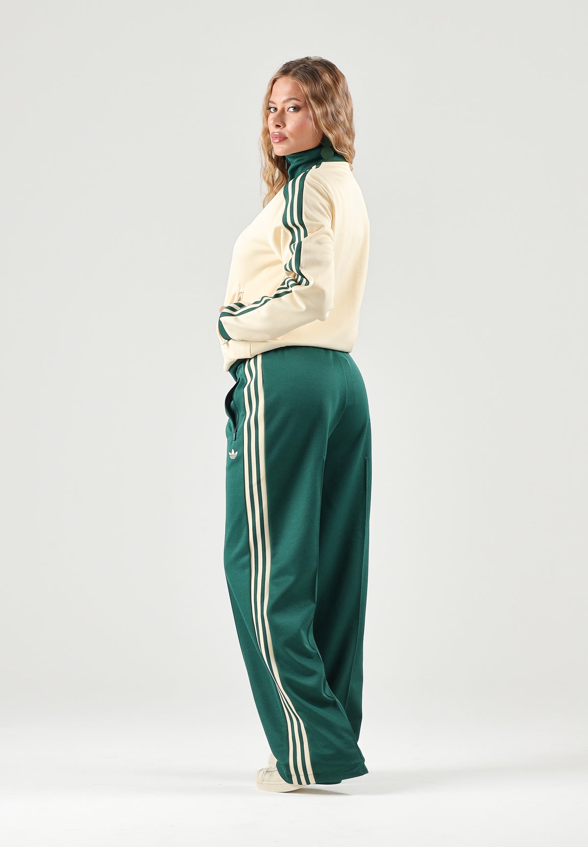 ADIDAS ORIGINALS Felpa con zip SLIM 3-STRIPES vaniglia da donna KY0824 . ADIDAS ORIGINALS 