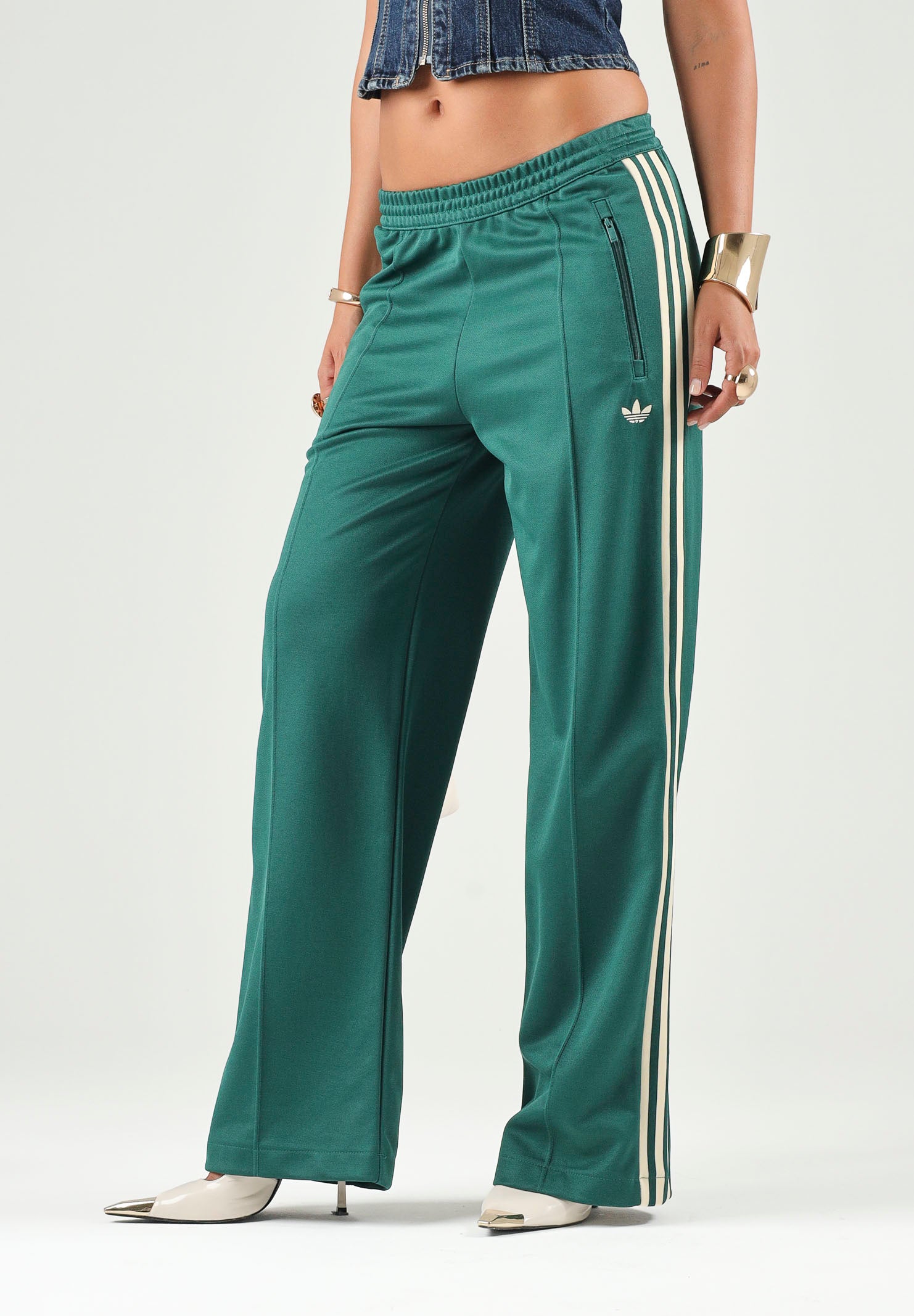 ADIDAS ORIGINALS Pantaloni FIREBIRD, warm-vaniglia, verde da donna con 3-stripes iconiche <BR/><BR/> KY0884 . ADIDAS ORIGINALS 