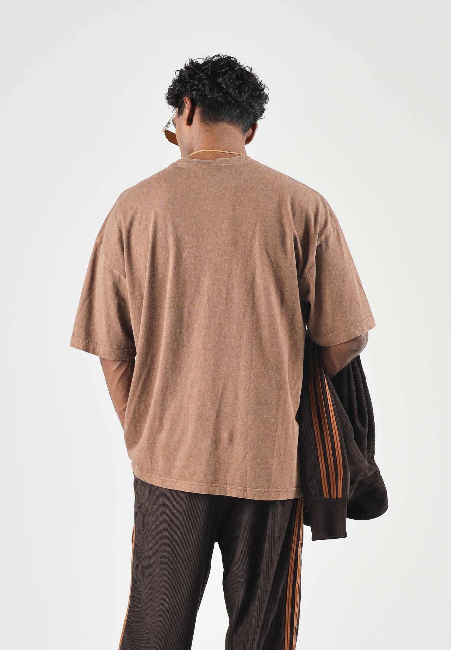 ADIDAS ORIGINALS T-shirt manica corta TREFOIL ESSENTIALS Preloved Brown, marrone da uomo con logo iconico KY5382 . ADIDAS ORIGINALS 