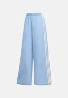 ADIDAS ORIGINALS Pantalone SUMMER GLOW light-denim, azzurro chiaro, da donna, con iconiche 3-Stripes a contrasto KY8111 . ADIDAS ORIGINALS 