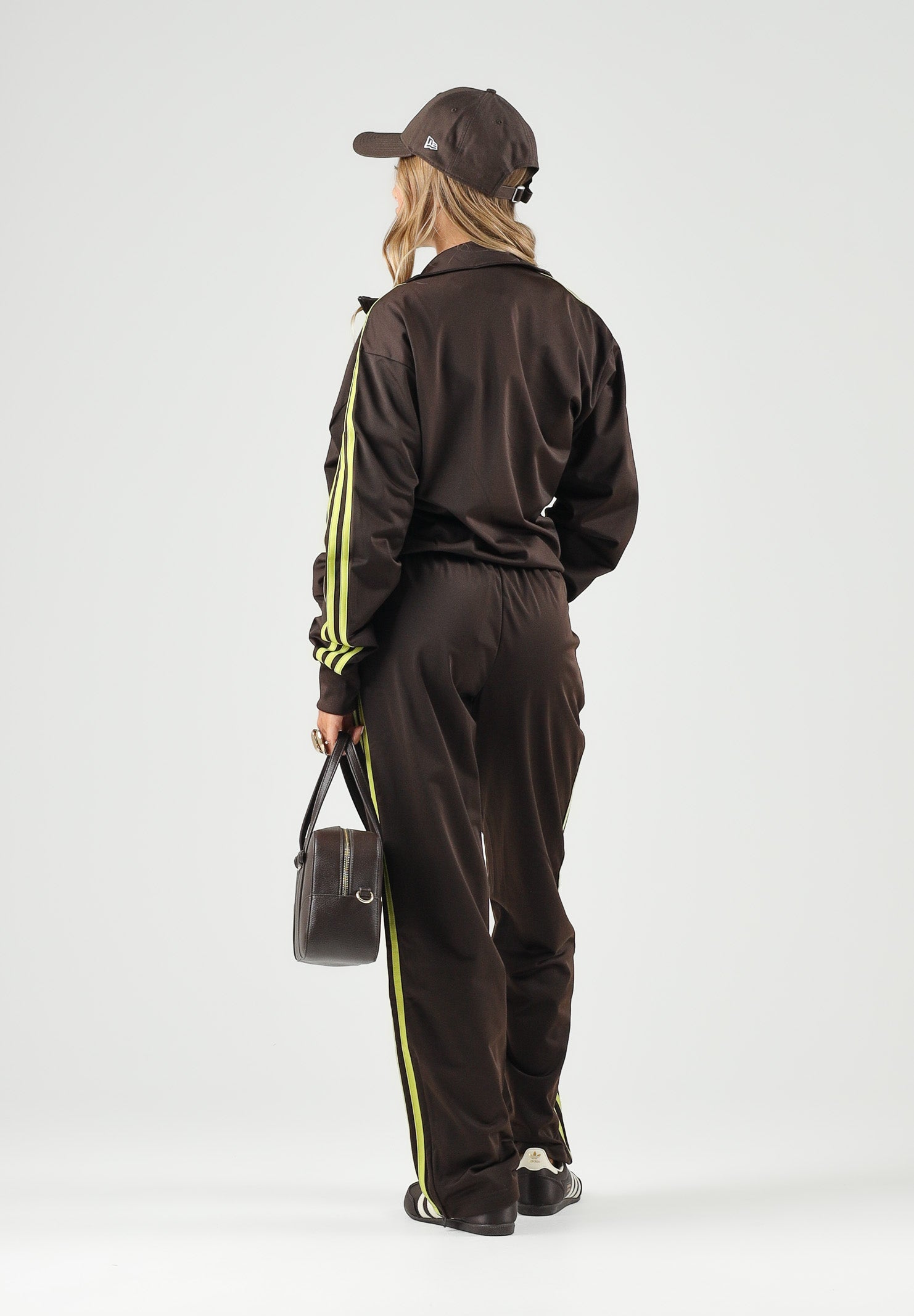 ADIDAS ORIGINALS Felpa con zipTRACK JACKET auco marrone per uomo e donna <BR/> KZ1181 . ADIDAS ORIGINALS 