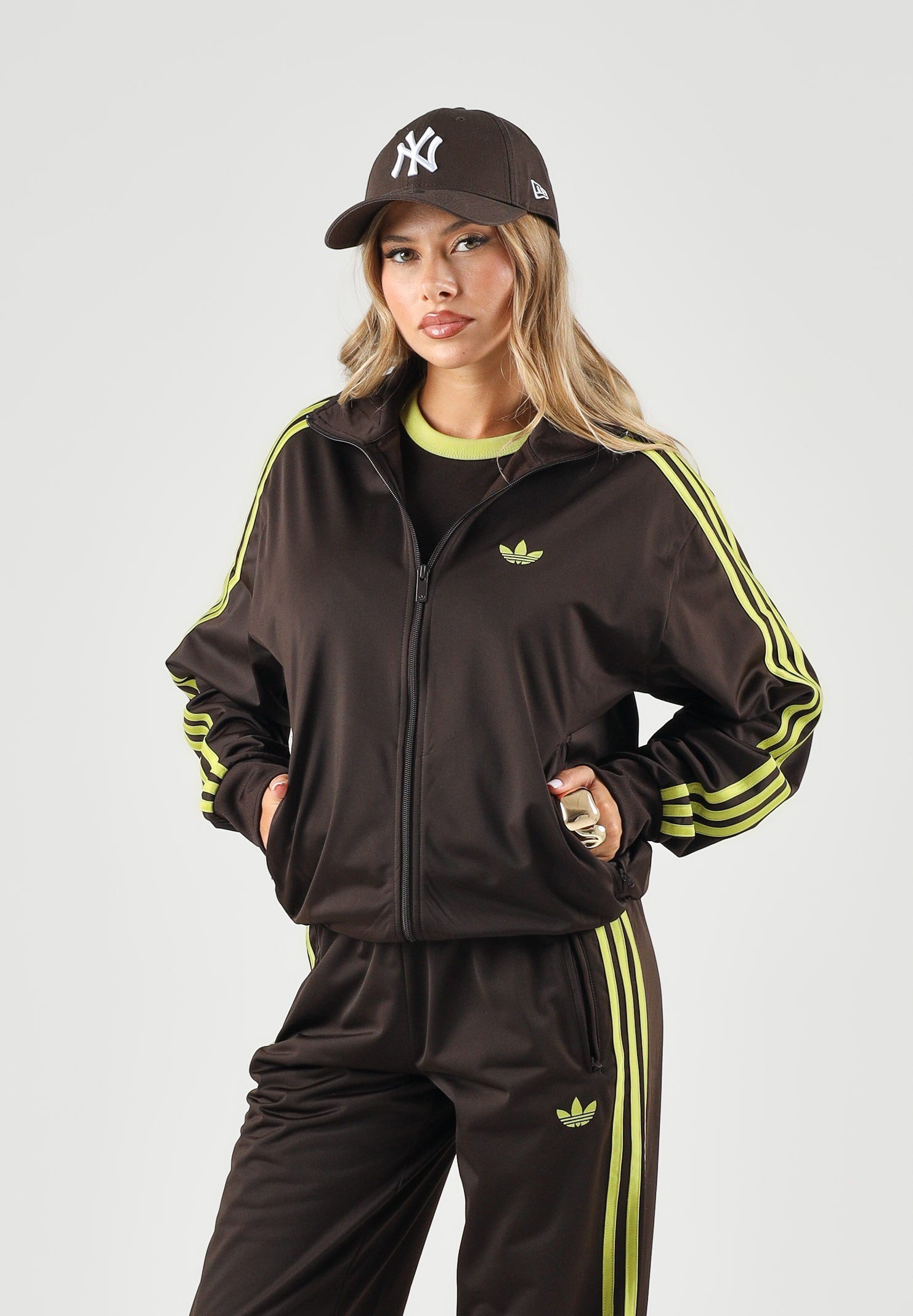 ADIDAS ORIGINALS Felpa con zipTRACK JACKET auco marrone per uomo e donna <BR/> KZ1181 . ADIDAS ORIGINALS 