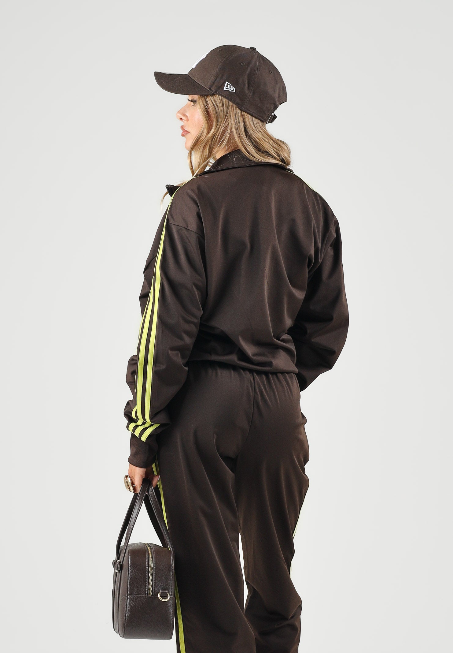 ADIDAS ORIGINALS Felpa con zipTRACK JACKET auco marrone per uomo e donna <BR/> KZ1181 . ADIDAS ORIGINALS 