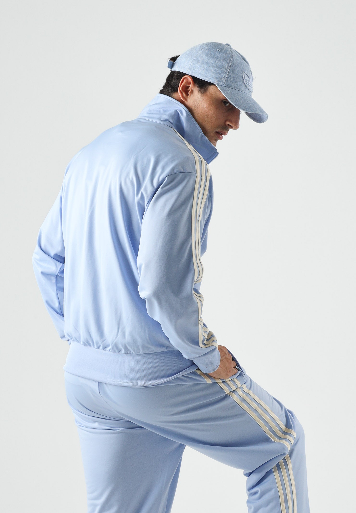 ADIDAS ORIGINALS  felpa con zip Blue Dawn / Warm Vanilla azzurro chiaro e panna uomo. KZ1182 . ADIDAS ORIGINALS 