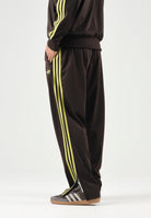 ADIDAS ORIGINALS Pantaloni sportivi Beckenbauer Track Pants AUCO Prelil marrone scuro e giallo da uomo. KZ1206 . ADIDAS ORIGINALS 