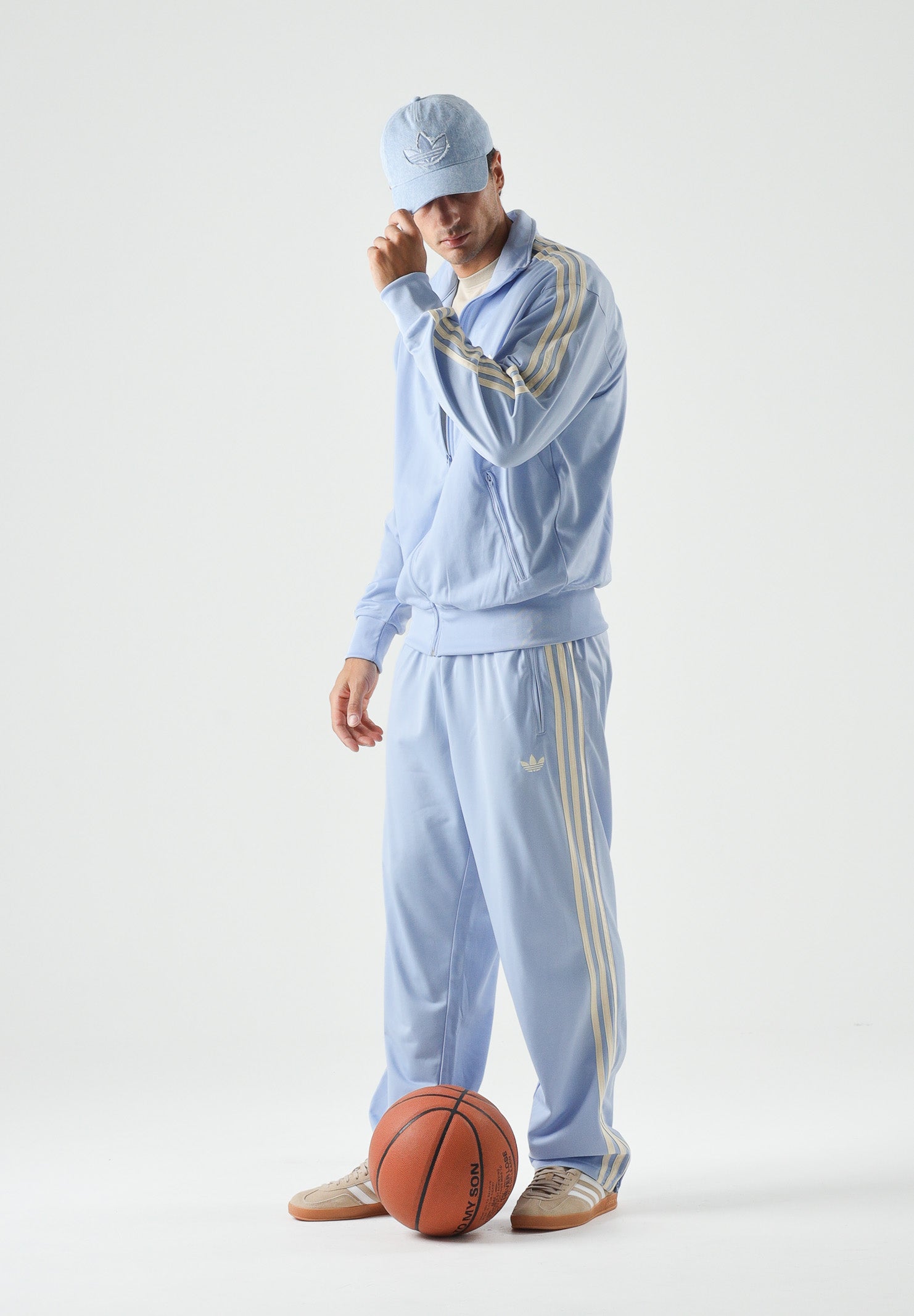 ADIDAS ORIGINALS Pantaloni sportivi Firebird Track Pants Blue Dawn / Warm Vanilla azzurro chiaro e panna uomo. KZ1207 . ADIDAS ORIGINALS 