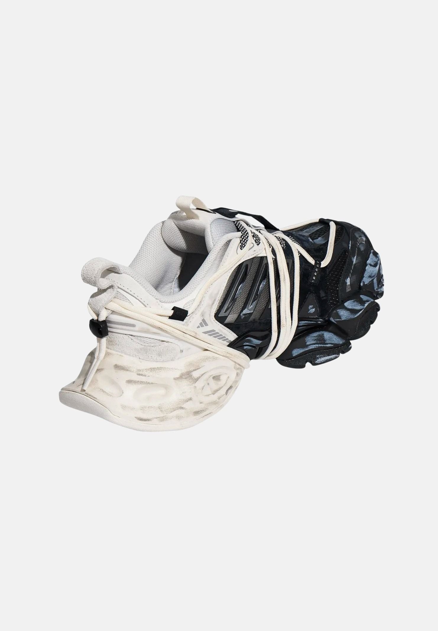 ADIDAS ORIGINALS Sneakers XLG RUNNER DELUXE 2.0 Core Black/Iron Metallic/Silver Metallic, nero e argento, per uomo e donna KZ7201 . ADIDAS ORIGINALS 