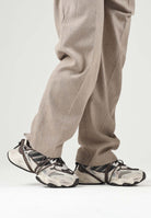 ADIDAS ORIGINALS Sneakers XLG Runner Deluxe 2.0 panna per uomo e donna  con finitura effetto vissuto KZ7202 . ADIDAS ORIGINALS 