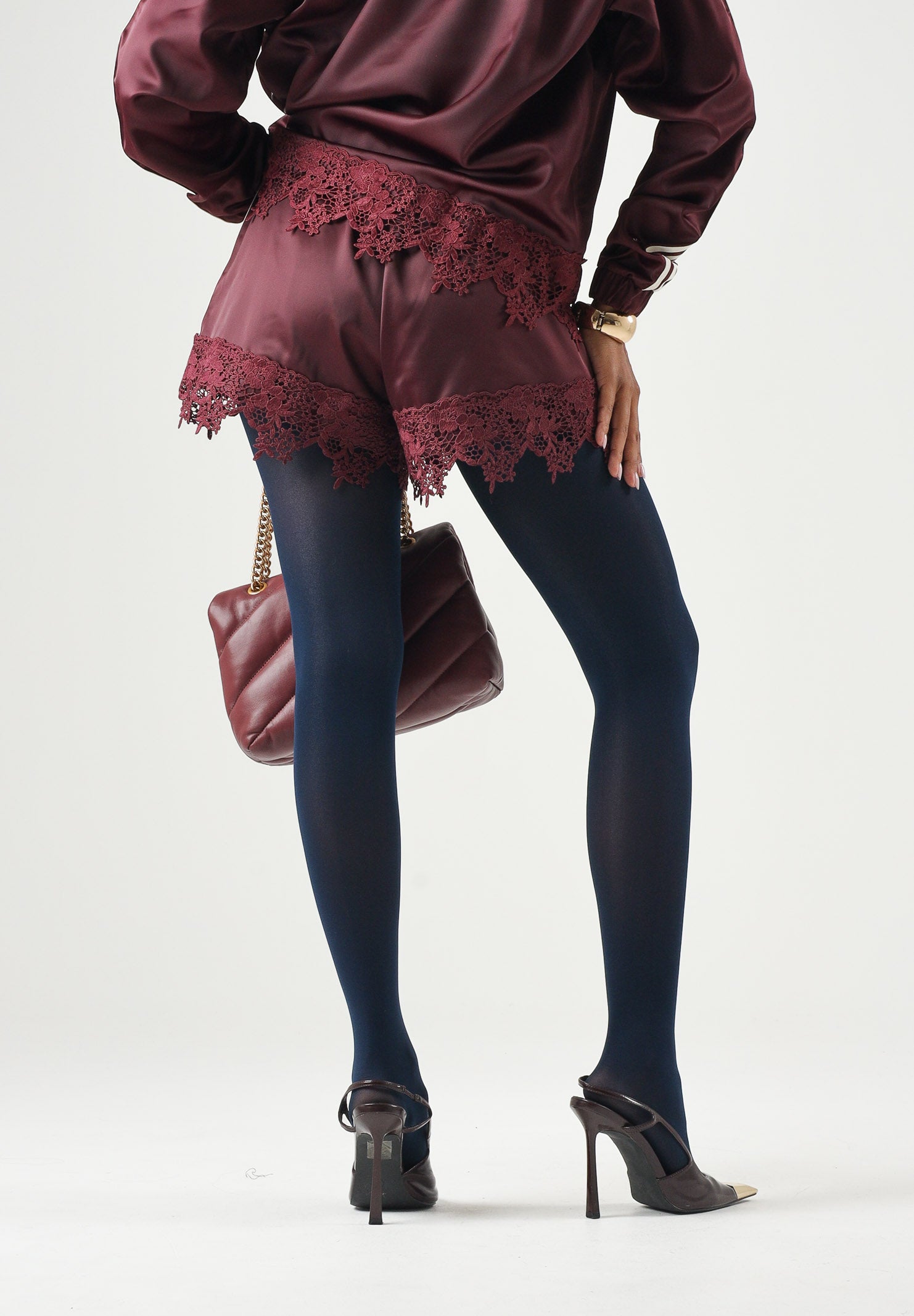 ADIDAS ORIGINALS Shorts SATIN maroon-bordeaux da donna  con bande laterali 3-Stripes e dettaglio in pizzo sul fondo. LD1810 . ADIDAS ORIGINALS 