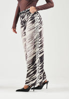ADIDAS ORIGINALS Jeans ADILENIUM SEASON 6 ZEBRA PRINT WIDE LEG DENIM Aurora Coffee marrone e beige da donna, stampa zebrata, vita alta e gamba ampia. LH1954 . ADIDAS ORIGINALS 