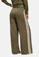 ADIDAS ORIGINALS Pantaloni SATIN POLKA DOTS WIDE LEG PANT  verde oliva e nero da donna con texture a pois LI2845 . ADIDAS ORIGINALS 