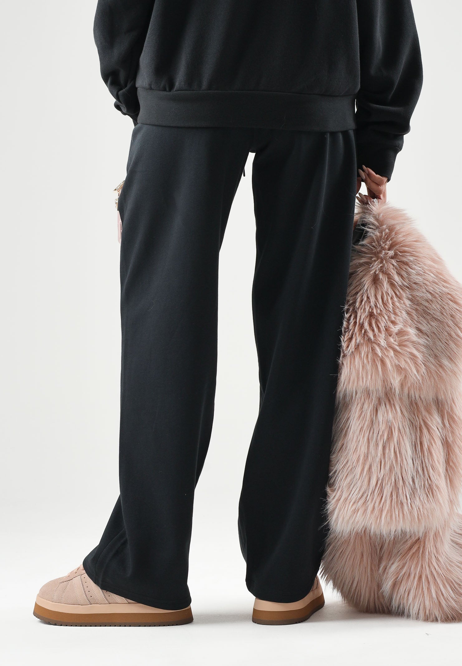 ADIDAS PERFORMANCE Pantaloni ESSENTIALS neri da donna. JC5921 . ADIDAS PERFORMANCE 