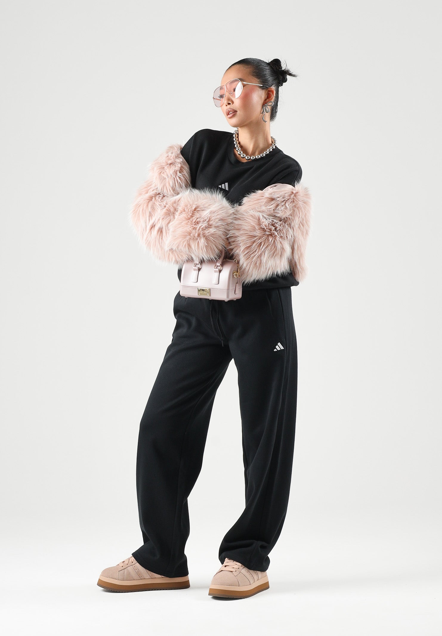ADIDAS PERFORMANCE Pantaloni ESSENTIALS neri da donna. JC5921 . ADIDAS PERFORMANCE 