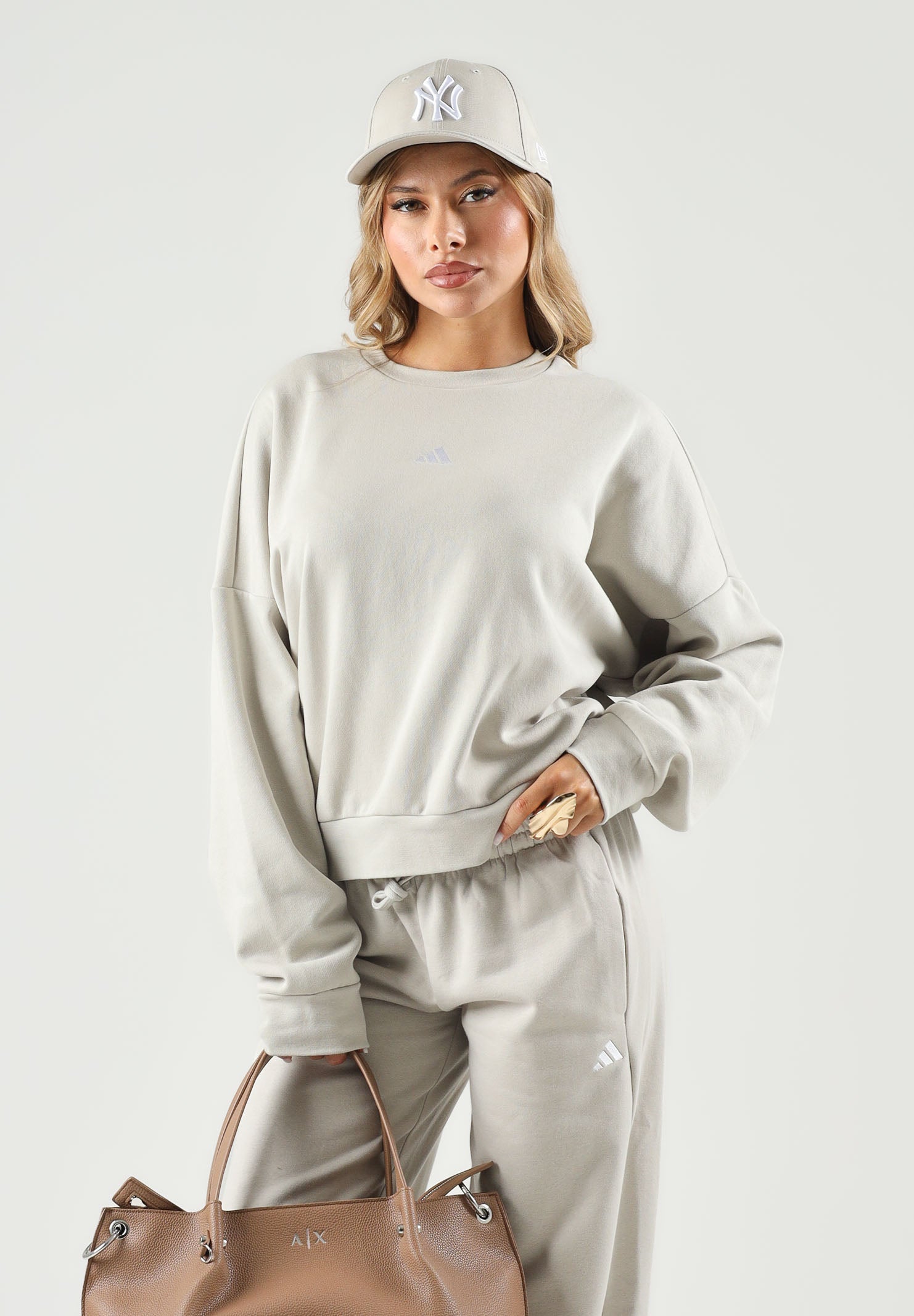 ADIDAS PERFORMANCE Felpa girocollo Essentials Small beige da donna JI6069 . ADIDAS PERFORMANCE 