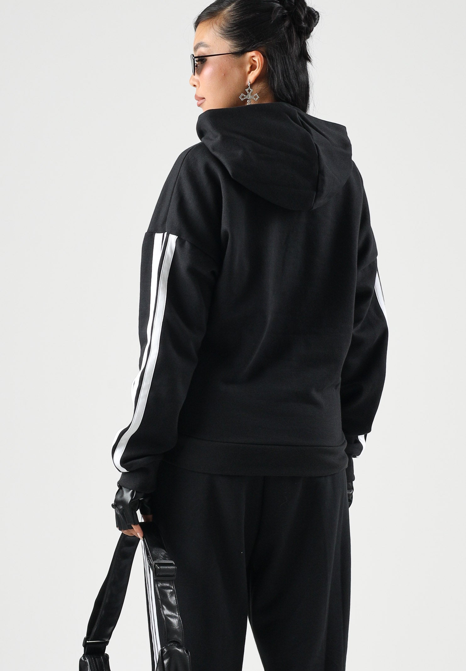 ADIDAS PERFORMANCE Felpa girocollo ESSENTIALS 3-STRIPES nera da donna JX2538 . ADIDAS PERFORMANCE 